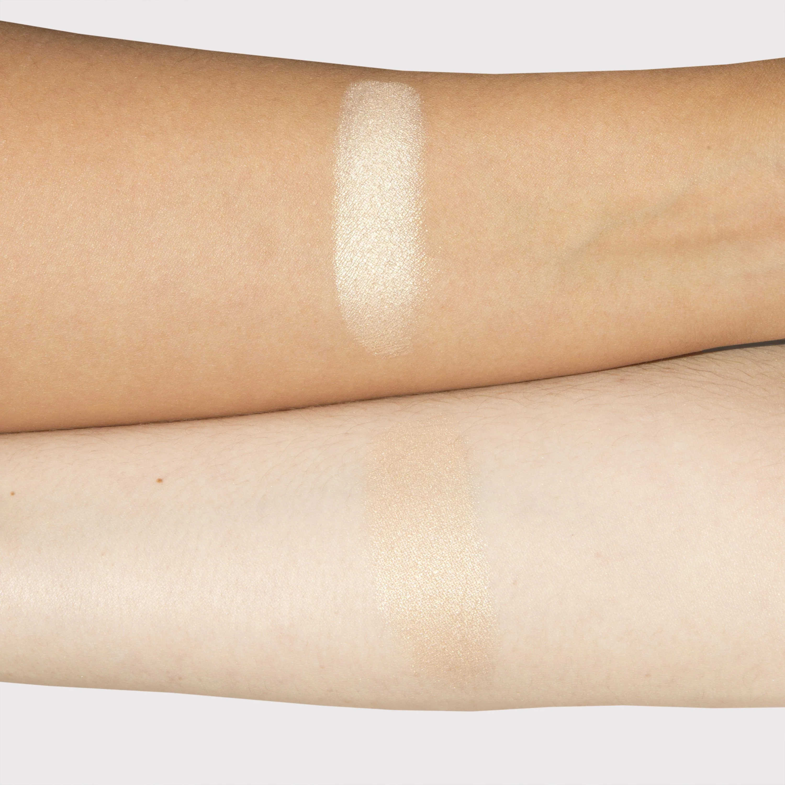 Mary-Lou Manizer® Powder Highlighter Travel-Size - Image 4